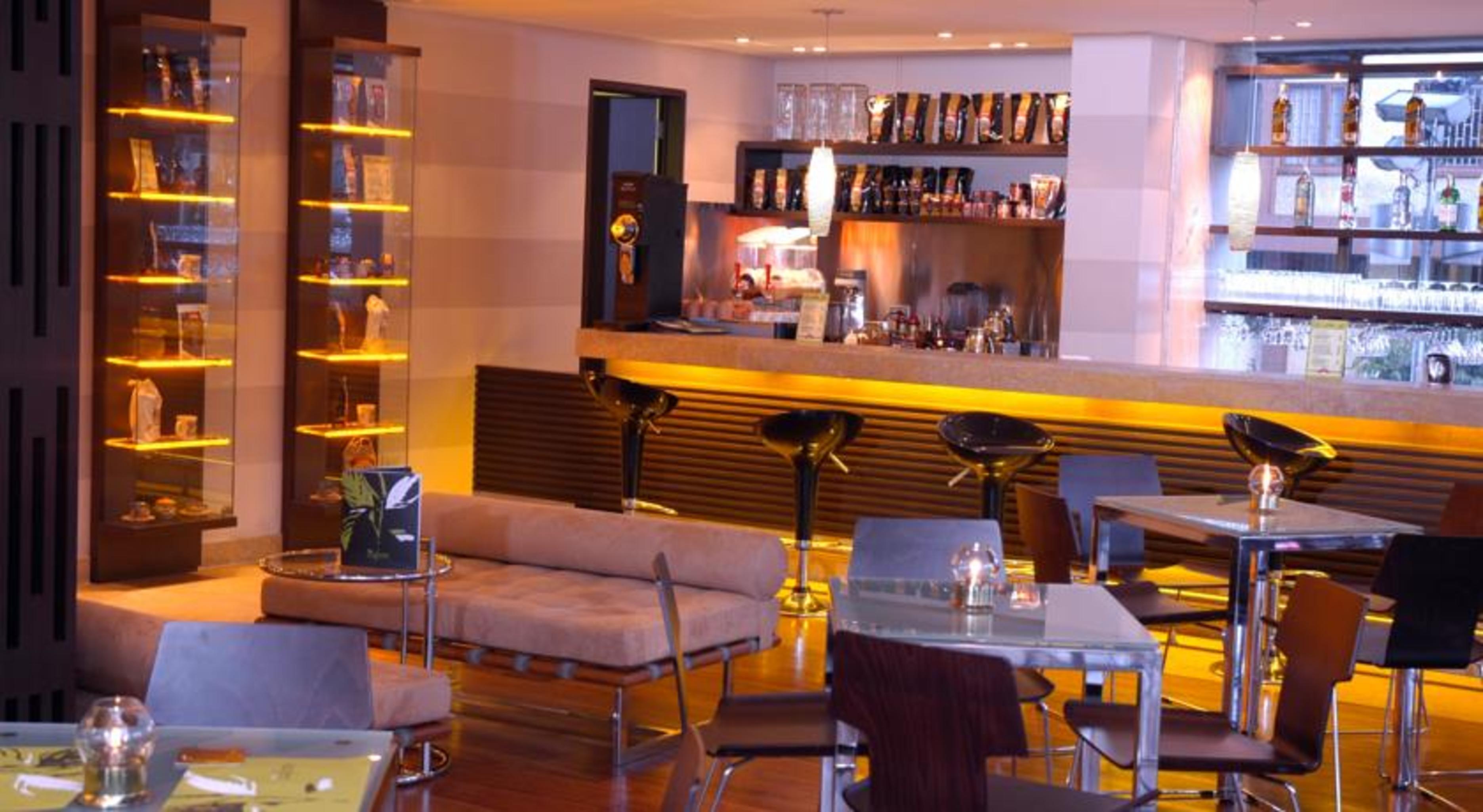 Bogota Plaza Hotel エクステリア 写真 The bar at the hotel
