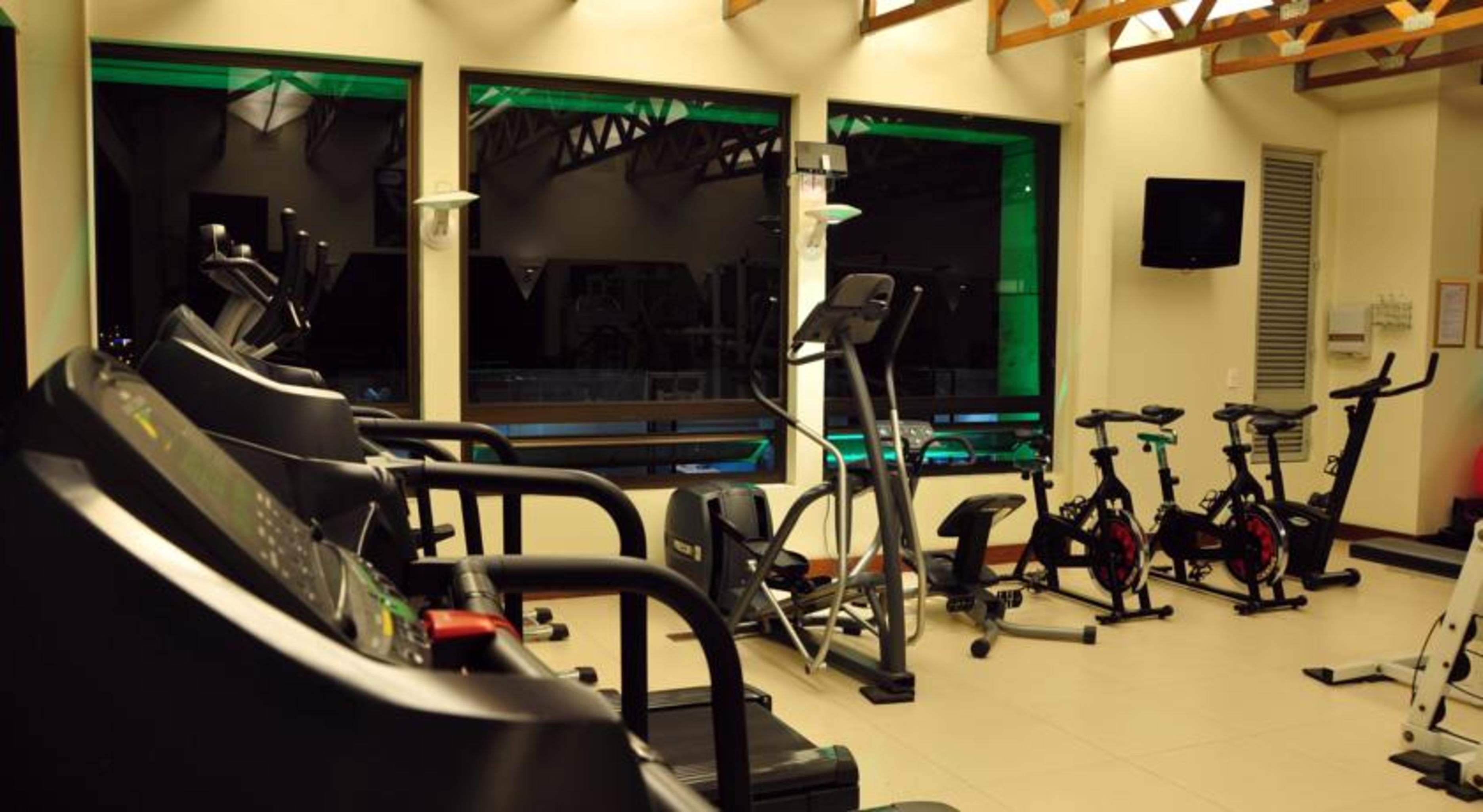 Bogota Plaza Hotel エクステリア 写真 A gym in a hotel