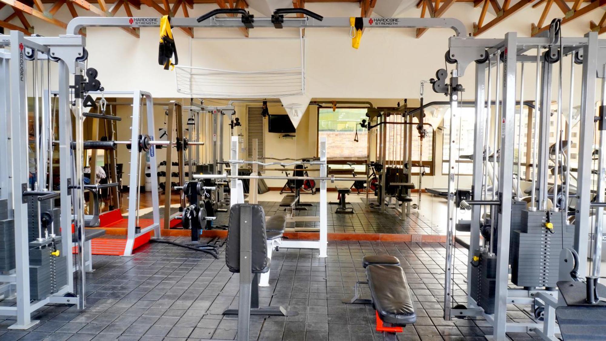 Bogota Plaza Hotel エクステリア 写真 A gym in the UK