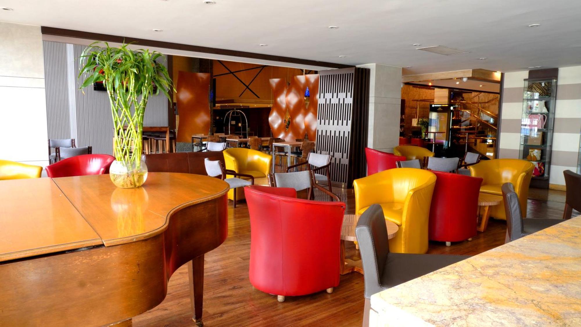 Bogota Plaza Hotel エクステリア 写真 The interior of the lounge