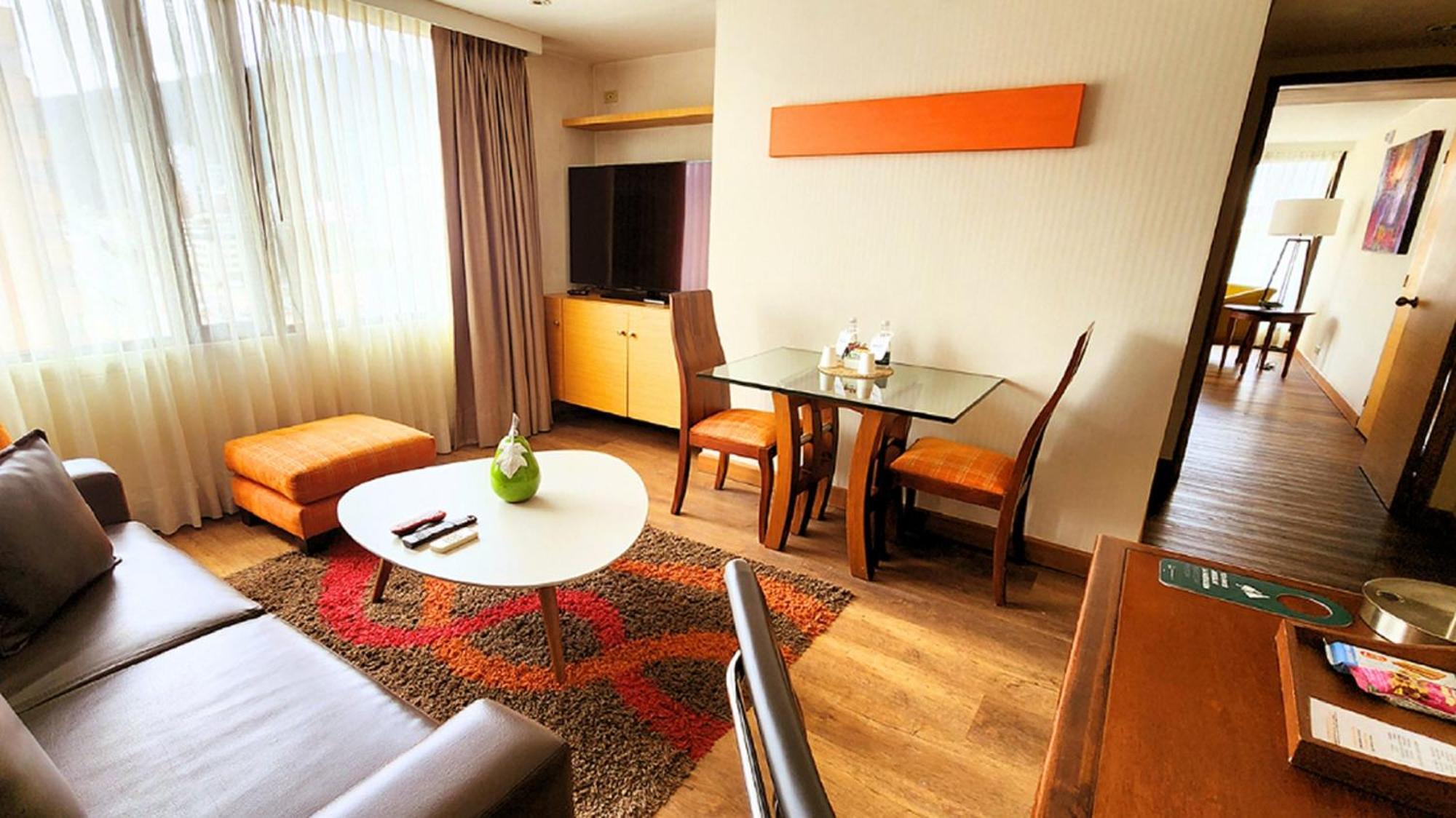 Bogota Plaza Hotel エクステリア 写真 A living room in a serviced apartment in Beijing, China